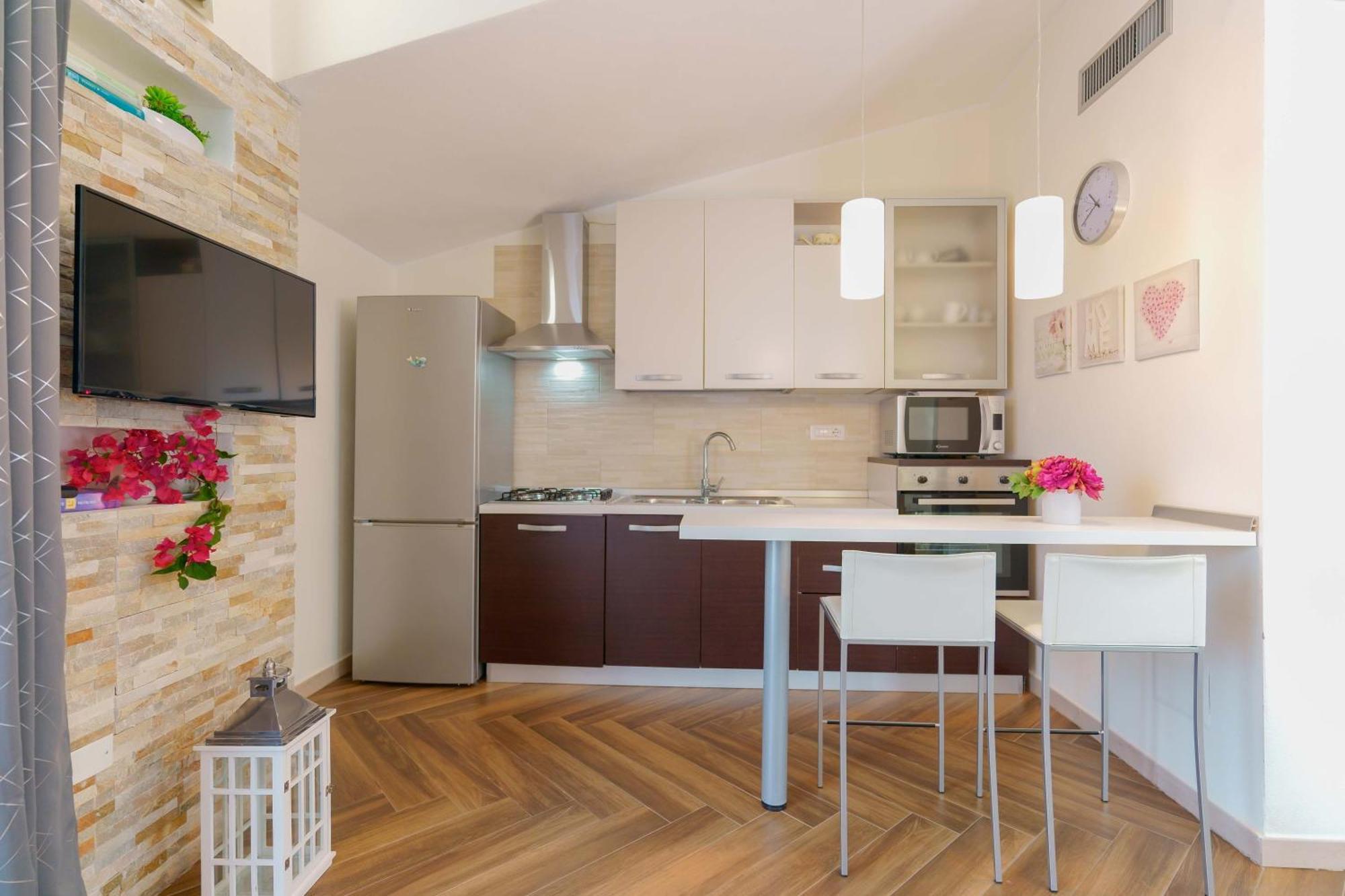 Exclusive Use Swimming Pool Available From June To September Cagliari Exteriör bild